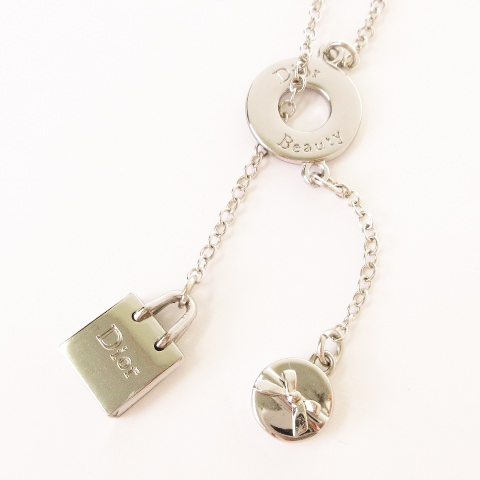 Dior チャーム ネックレス Dior ロゴチャーム ネックレス ゴールド - メルカリ