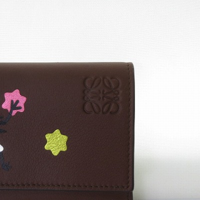 LOEWE 千と千尋ススワタリ財布 楽天市場】ロエベ LOEWE 三つ折り財布 ススワタリ バーティカル