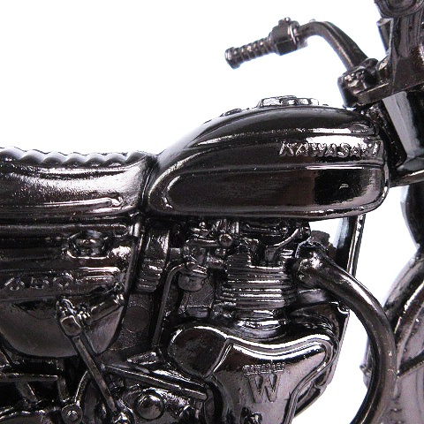 レッドバロン世界の名車シリーズSUZUKI GT750 バイク模型 レッドバロン