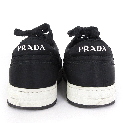 プラダ PRADA RE-NYLON スニーカー ローカット 三角プレート ロゴ 