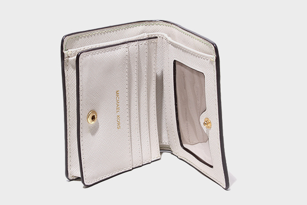 Michael Kors マイケルコース Money Pieses 二つ折り 財布 パスケース付き コインケース 名刺入れ カードケース White ホワイト 32t7gttd1v レディース 004 ベクトルパーク