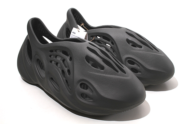 28.5cm 未使用品 adidas アディダス YEEZY Foam Runner 