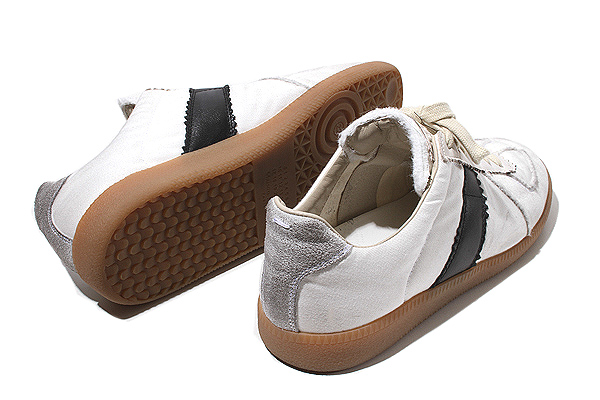 白スウェットシャツ革財布スニーカーにMargielaマルジェラバッグ Maison Margiela（旧Maison Martin Margiela） - A14803 未使用