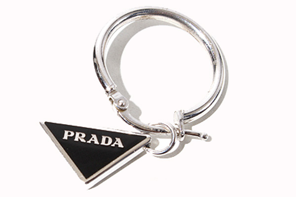 PRADA ピアス ATEEZ着用 PRADA プラダ シンボル ドロップ イヤリングピアス