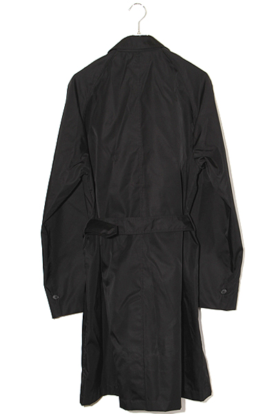 PRADA 黒のナイロントレンチコート