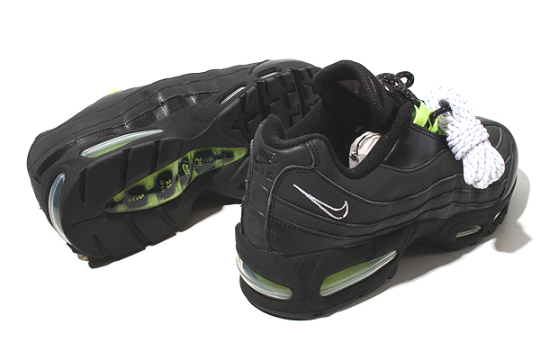 NIKE AIR MAX 95 原宿　IM8063-010 27cm US9 atmos Nike Air Max 95 Harajuku IM8063-010 | SneakerNews.com