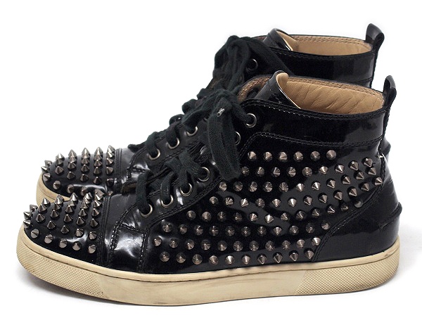 クリスチャンルブタン Christian louboutin スタッズ エナメル 