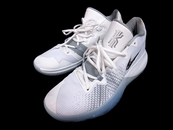 ナイキ NIKE AJ1935-100 カイリー ミドルカット スニーカー