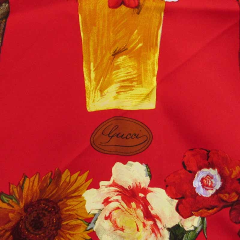 超お得‼️GUCCI シルクスカーフ 花柄 レッド　少しワケあり　タグ無し　大判 GUCCI - GUCCI スカーフ 花柄 フローラ レッド シルク 大判の