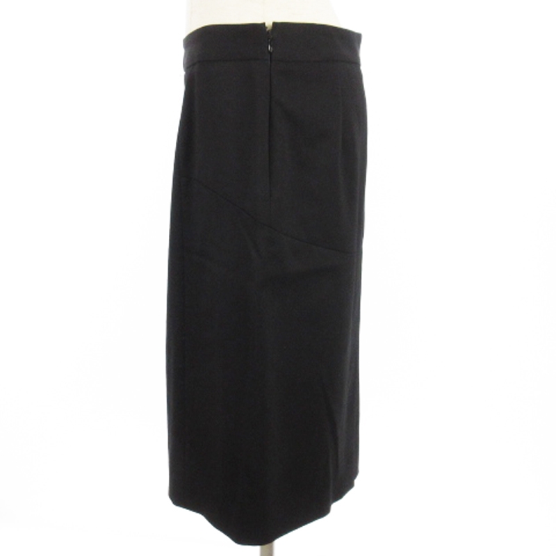 サルヴァトーレフェラガモ Salvatore Ferragamo タイト スカート ひざ