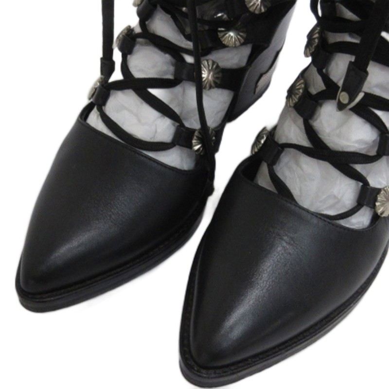 トーガ プルラ TOGA PULLA メタル装飾 ウエスタン レースアップ ブーツ