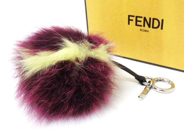FENDYイエロー ファーポンポン キーホルダー（FENDI フェンディ