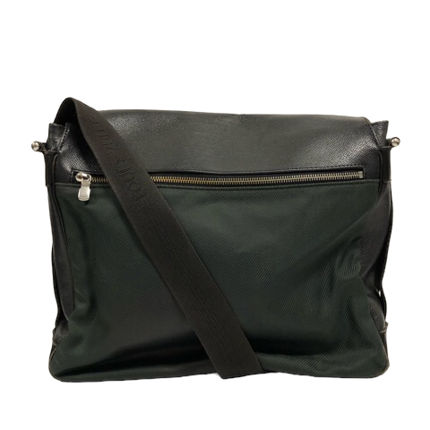 ルイヴィトン LOUIS VUITTON ヴィクトール タイガ ショルダーバッグ  