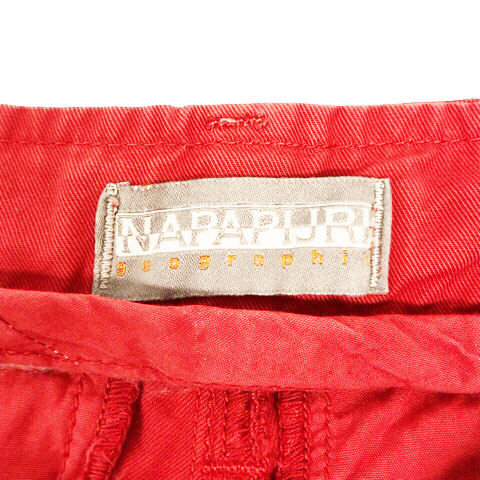 マークアンドロナ　ハーフパンツ　赤 napapijri ハーフパンツ ショートパンツ ワンポイント 刺繍 膝丈