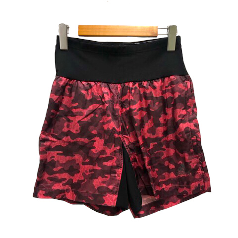 黒のスポーツショートパンツ 赤いロゴ セール 新日本プロレス × ソウルスポーツ