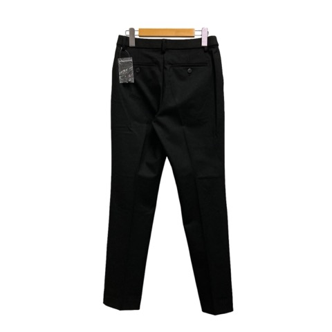 未使用品 ユニクロ UNIQLO パンツ 無地 センタープレス M 黒