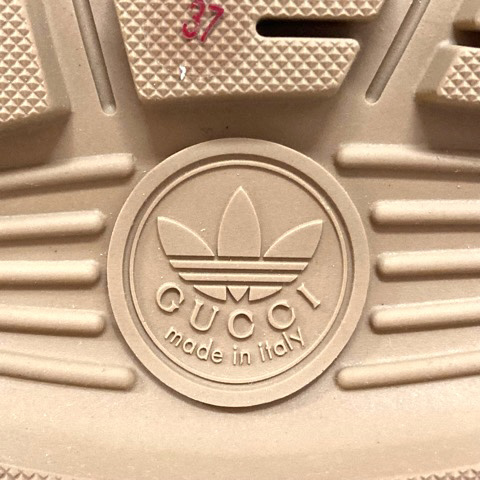 未使用品 グッチ GUCCI ×アディダス adidas 721394 トレッキング