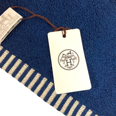 ❤未使用品❤コットンハンカチ ネイビー シュヴァル柄 エルメス 箱付き HERMES 美品 エルメス コットンスカーフ カレ65 ネイビー 馬蹄柄