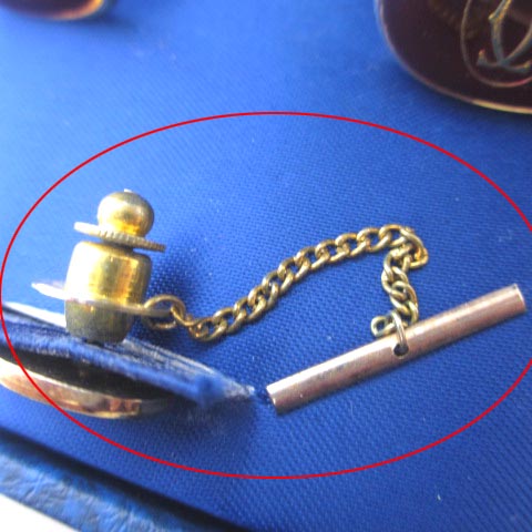 Cartier カルティエ　カフス、タイタック、ボルドー　ゴールド　C2ロゴ Cartier カルティエ カフス、タイタック、ボルドー ゴールド C2