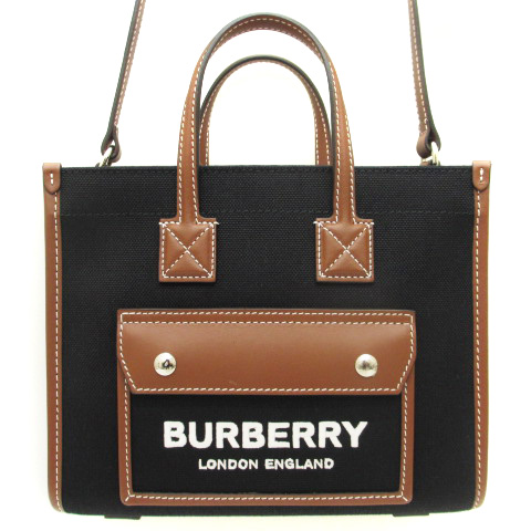 Burberry 黒し 刺繍入りバッグ