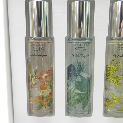 未使用品 サルヴァトーレフェラガモ Salvatore Ferragamo ストリエ