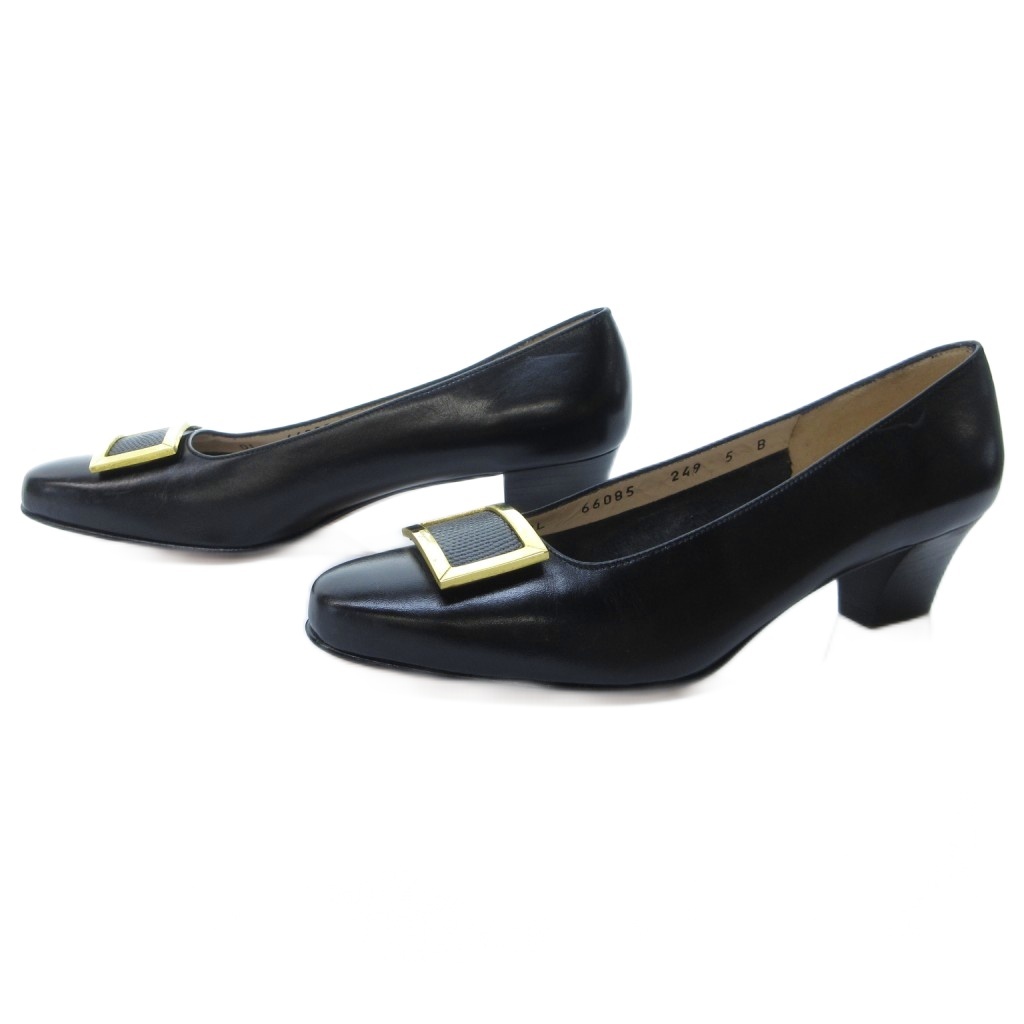 フェラガモ パンプス 黒 6B 23センチ Salvatore Ferragamo - Salvatore