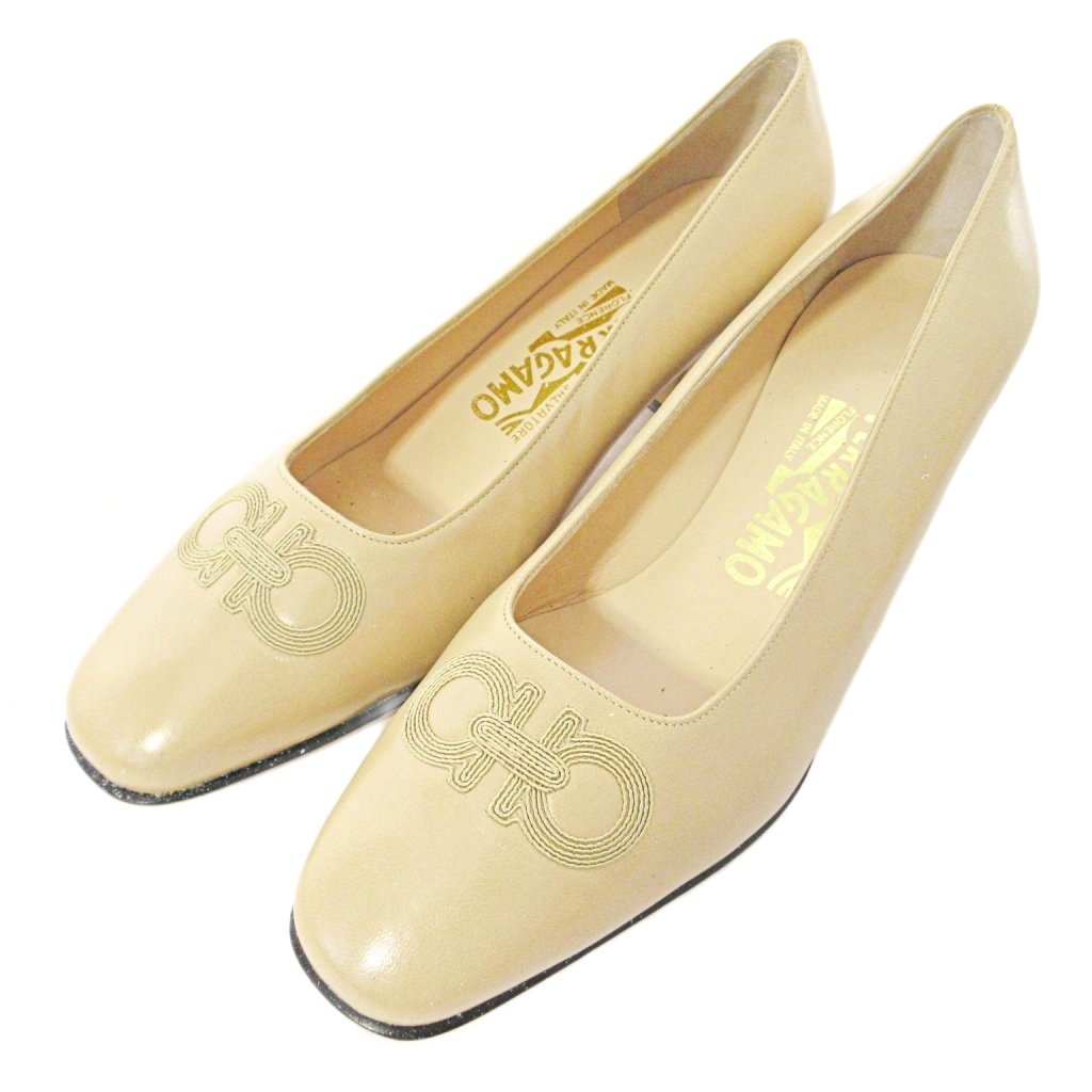 サルヴァトーレフェラガモ パンプス ヒール ガンチーニ 6.5 24cm 茶