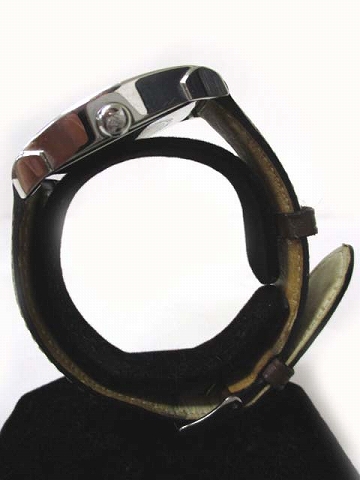 tatsu777【極美品】EMPORIO ARMANI 腕時計 ラインスト 5万円以下の腕時計対決】ビジネスシーンで絶対の“高見え時計”は