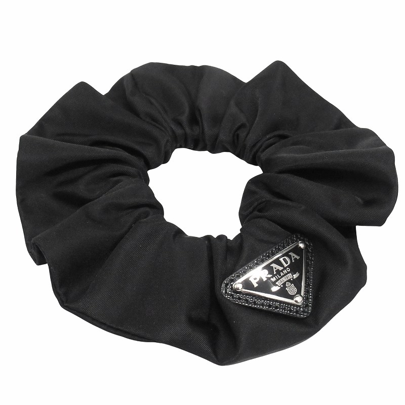 美品 プラダ PRADA トライアングルロゴ シュシュ ナイロン Re-Nylon 
