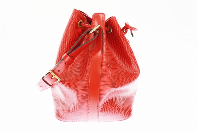 ルイヴィトン Louis Vuitton エピ プチ ノエ ショルダー バッグ M 赤 レッド ブランド古着ベクトル 中古 1026 0160 レディース 034 ベクトルパーク