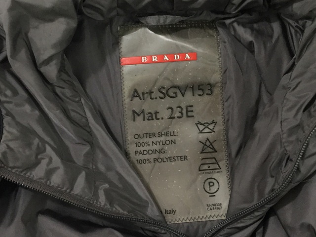 プラダスポーツ PRADA SPORT マウンテン ジャケット パーカー 中綿  