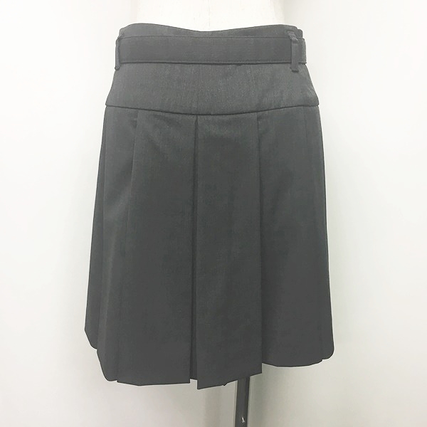 プラダ　黒とグレーのプリーツスカート プラダ黒とグレーのプリーツスカート