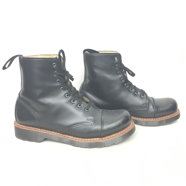 Dr. Martens ブラック ショップ charltonワークブーツ Dr. Martens