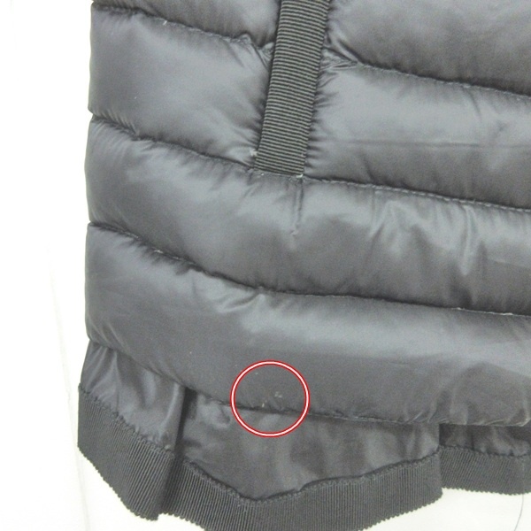 美品　MONCLER LUCILA ダウンベスト　フリル　ブラック　0 MONCLER モンクレール ダウン ダウンベスト ライトダウン