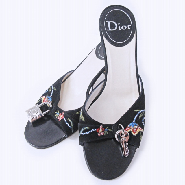 Dior 花柄刺繍 ミュール サンダル ヒール約8cm Dior 花柄刺繍 ミュール サンダル ヒール約8cm