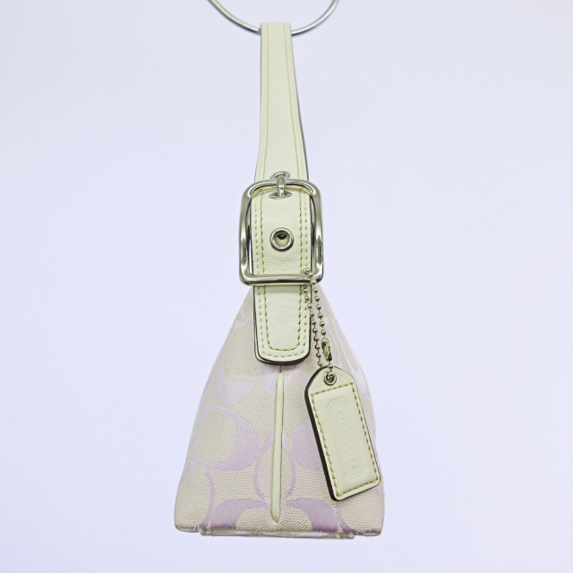 【極美品】COACH　ハンドバッグ　アクセサリーポーチ　シグネチャー　8K01 コーチ COACH 8K01 シグネチャー ソフトデミアクセサリーポーチ