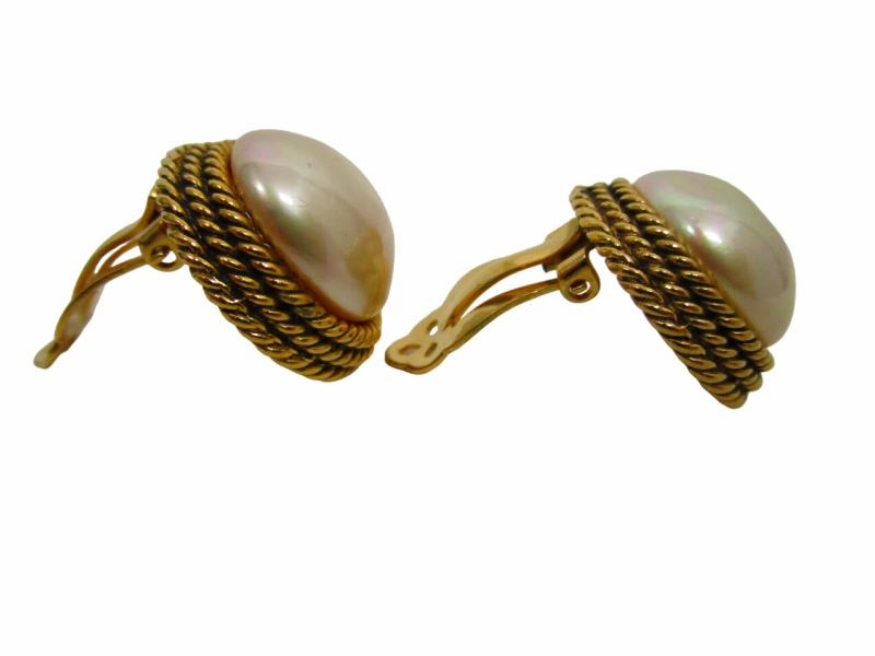 CHANEL ゴールドのダブルCパールイヤリング 楽天市場】シャネル CHANEL イヤリング CCマーク ダブルC ライン