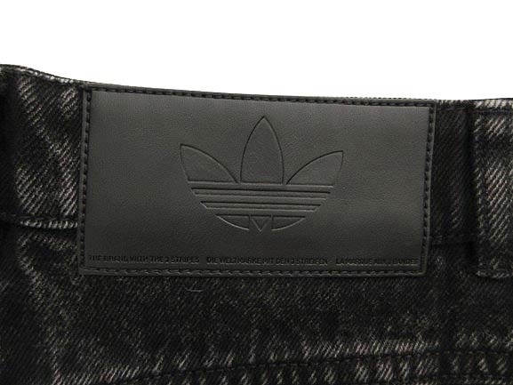 adidas ブラック デニムジーンズ JD3109 25/30インチ adidas ブラック デニムジーンズ JD3109 25/30インチ