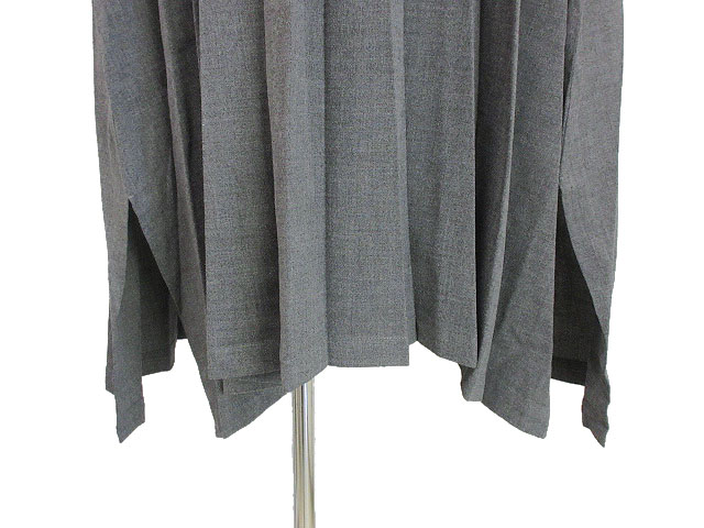 me イッセイミヤケ黒のフリル付きノースリーブワンピース me イッセイミヤケ黒のフリル付きノースリーブワンピース me