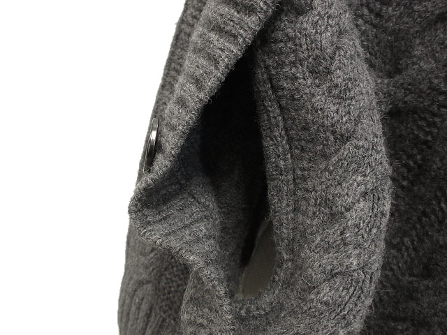 バーバリーロンドン　カシミヤ混　ケーブルニット　ケープ　ポンチョ　ノバチェック カシミヤ混】バーバリーロンドン ポンチョ 紺 ケーブルニット ノバ