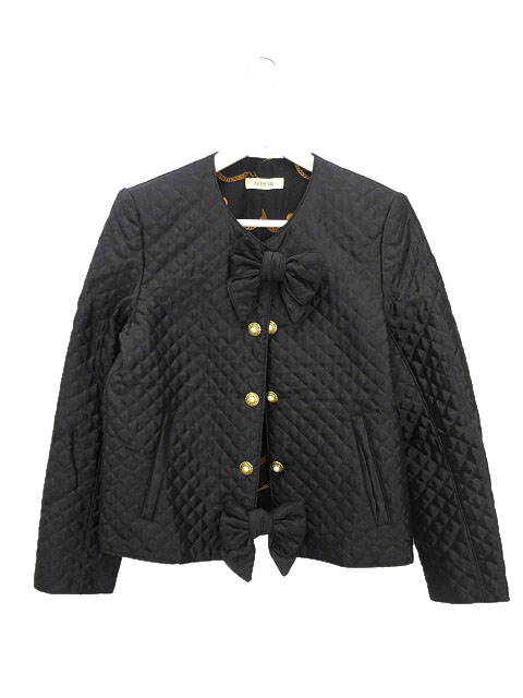 インゲボルグ キルティング ノーカラー ジャケット リボン ピンク