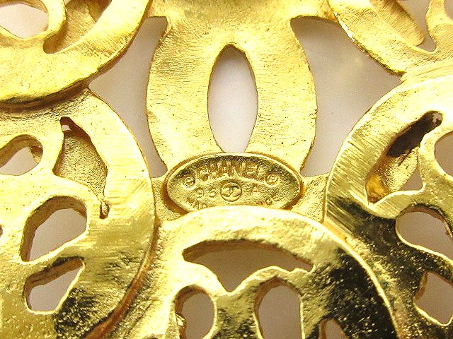 CHANEL ゴールド フラワーブローチ 95A CHANEL ゴールド フラワーブローチ 95A