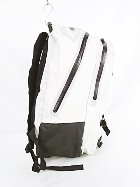 オークリー OAKLEY デイパック バックパック リュックサック PC