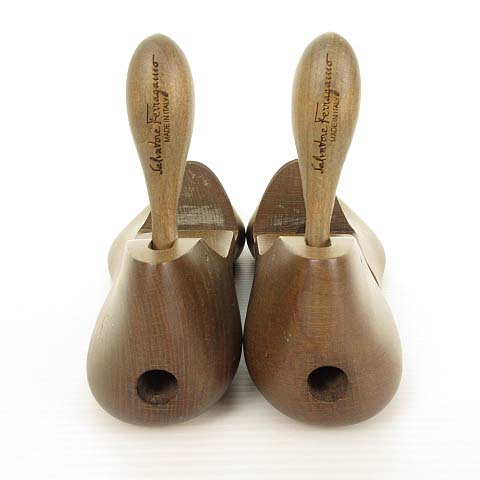 サルヴァトーレ フェラガモ 7 1/2 25.5 ヴァラ シューツリー付き 美品 サルヴァトーレ フェラガモ 7 1/2 25 レザー ローファー ヴァラ