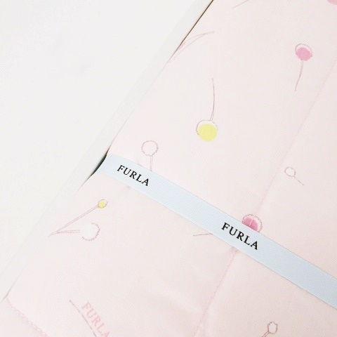 新品未使用 FURLA 羽毛肌掛ふとん FURLA（布団）のフリマアイテム一覧