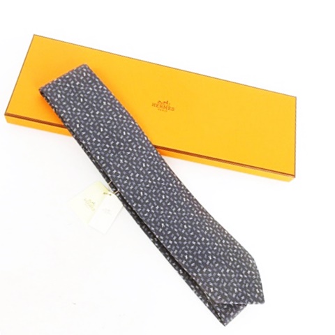エルメス HERMES ネクタイ 総柄 H柄 × H柄裏地 小剣側にロゴ入り