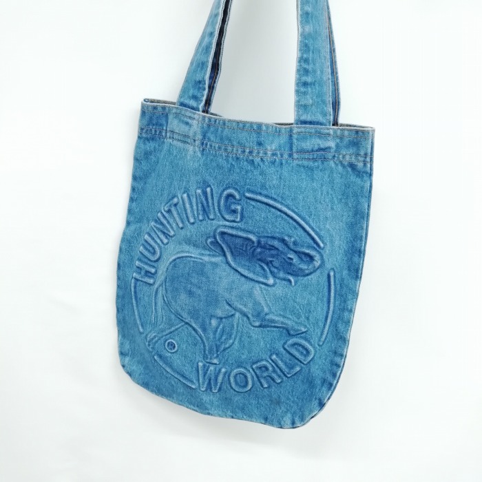 美品 ハンティングワールド メッセンジャーバッグ USA デニム エンボス 青 美品 ハンティングワールド メッセンジャーバッグ デニム エンボス 青