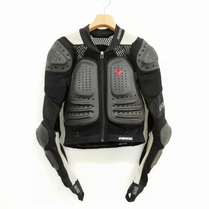 春まで値下げ DAINESE レーシングスーツ 46 大人しく