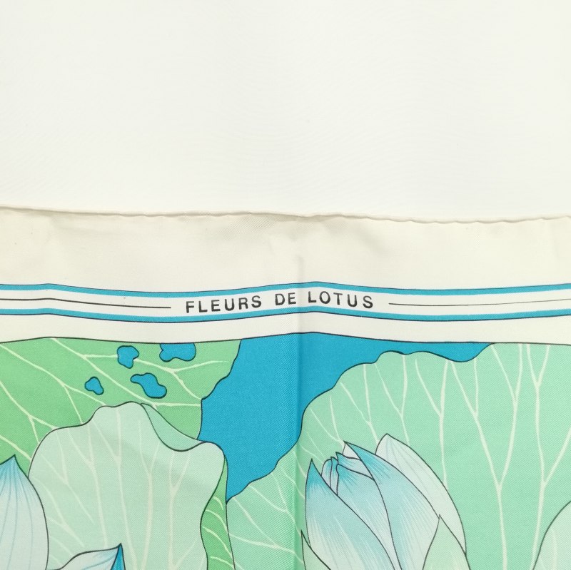 エルメス HERMES カレ90 蓮の花 FLEURS DE LOTUS 大判 スカーフ ブルー 