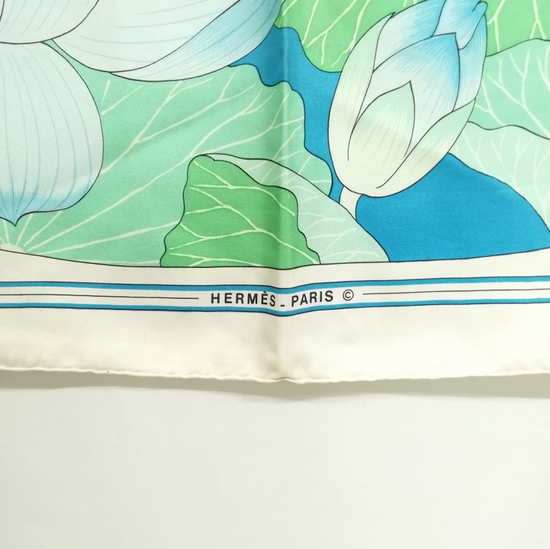 エルメス HERMES カレ90 蓮の花 FLEURS DE LOTUS 大判 スカーフ ブルー 